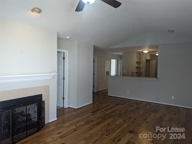 Foto del edificio - 761 Southwest Dr