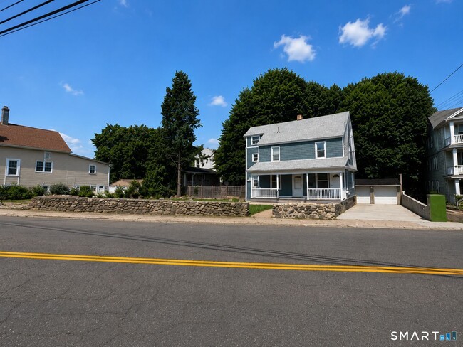 Foto del edificio - 893 Highland Ave