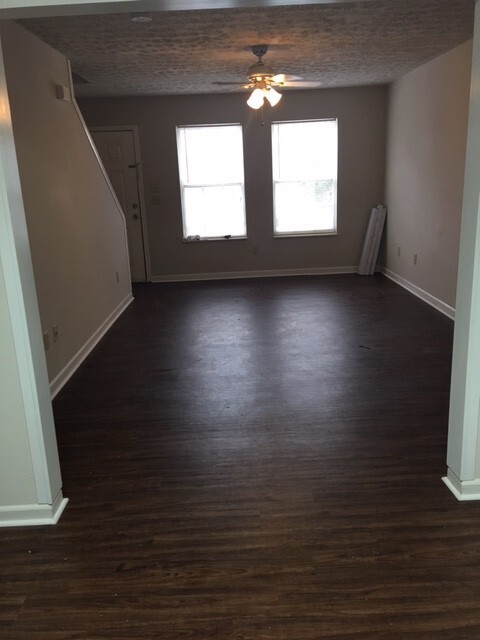 Foto del edificio - Knoxville 37920 - Coming Soon! Available t...
