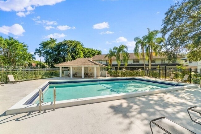 Building Photo - 9891 Riverside Dr