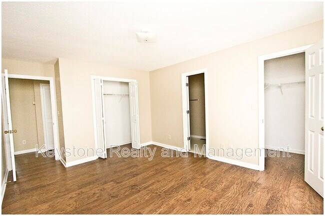 Foto del edificio - 1770 Crestview Dr