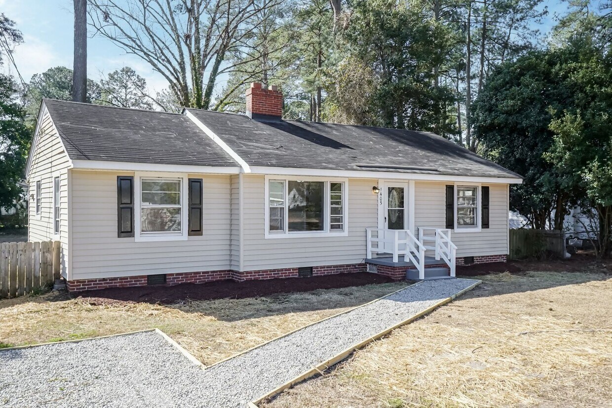 Primary Photo - Three Bedroom Home!