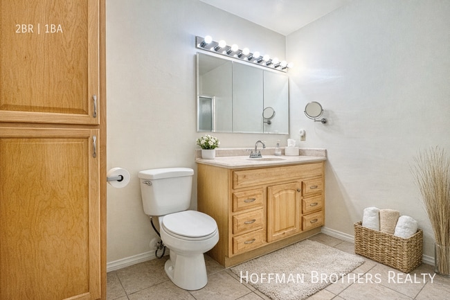 Building Photo - 4840 Van Noord Ave