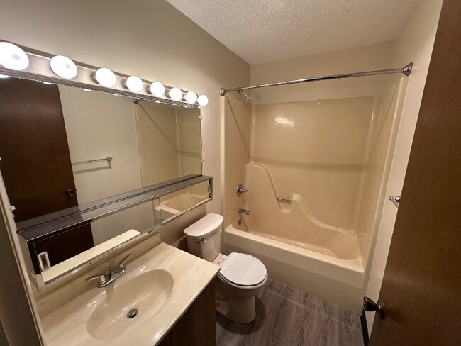 Foto del edificio - 624 Cumberland Dr