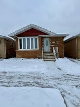 Building Photo - 6436 S Lamon Ave