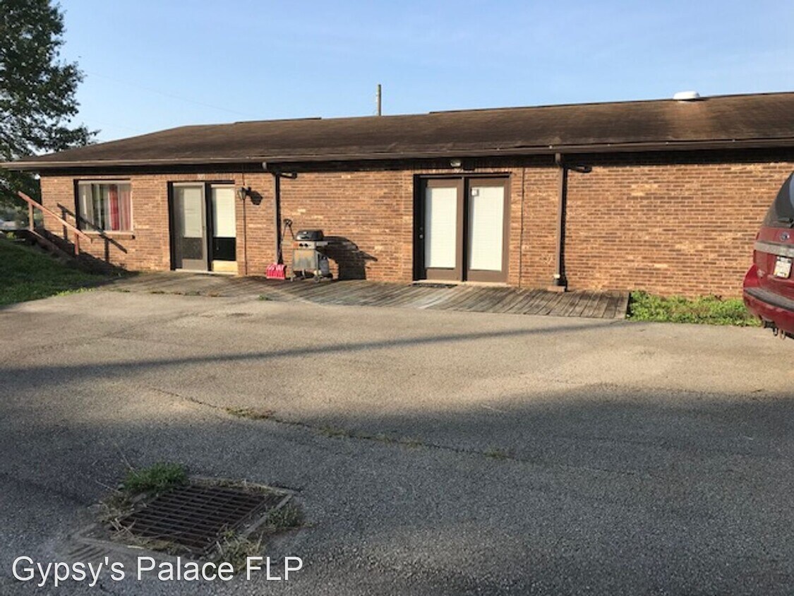 1 br, 1 bath House 303 Seneca Lane House Rental in Evans City, PA