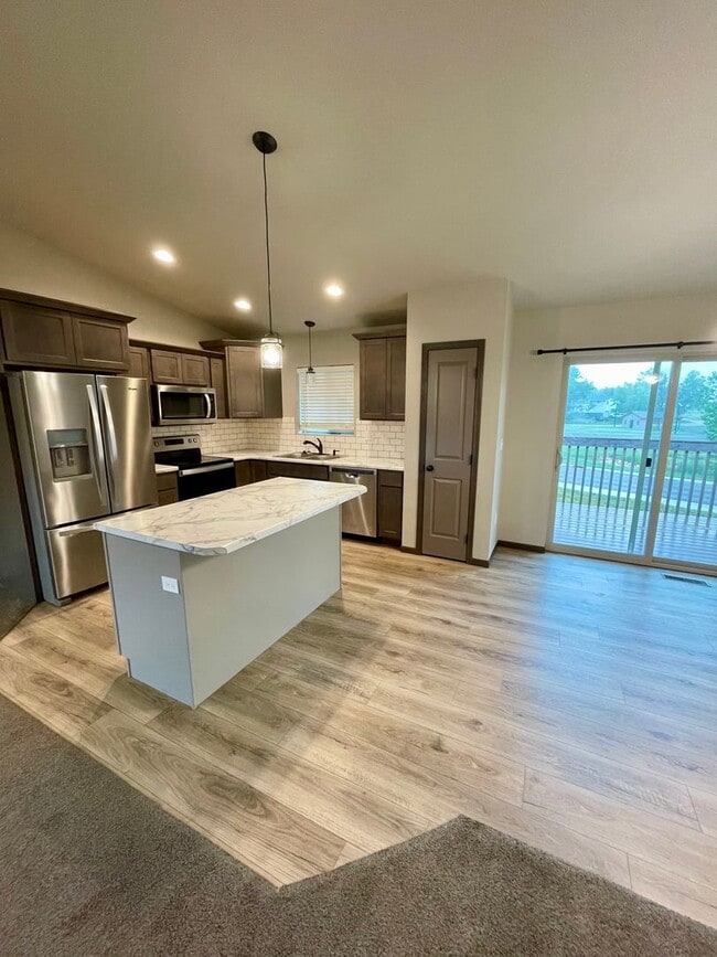 Building Photo - NEWER 4 Bedroom, 3 Bath Home for Rent