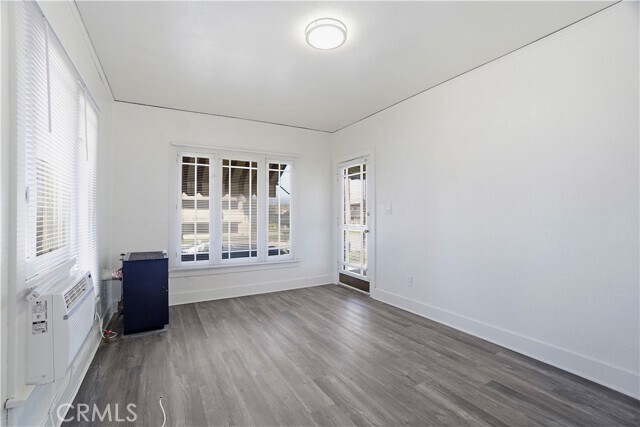 Foto del edificio - 2 E Cypress Ave