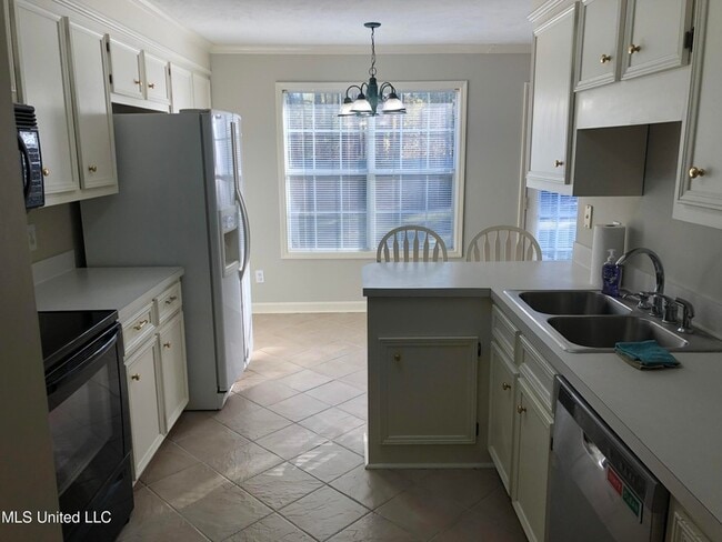 Photo - 313 S Place Dr House