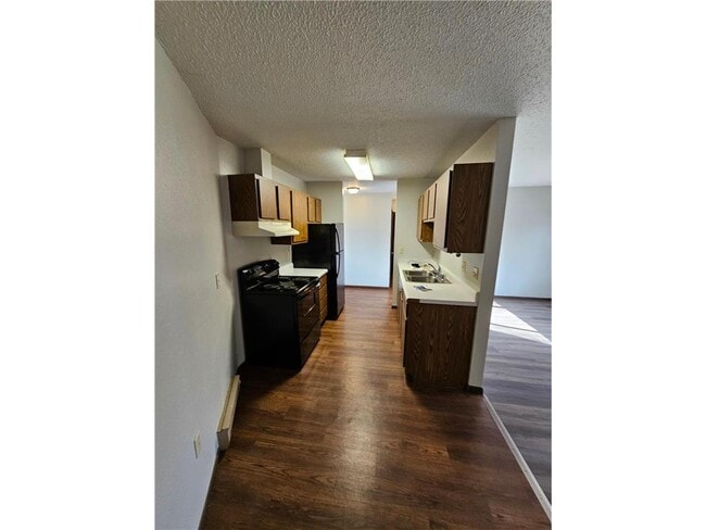 Foto del edificio - 551 Lakeview Rd