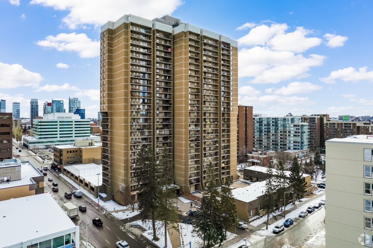 Hull Estates Apartments 1200 6 St SW Calgary, AB