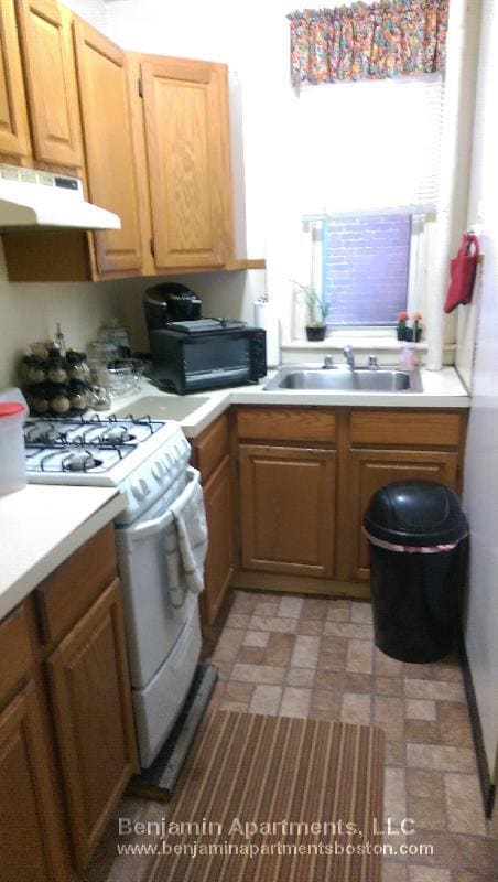 Building Photo - 463 Park Dr