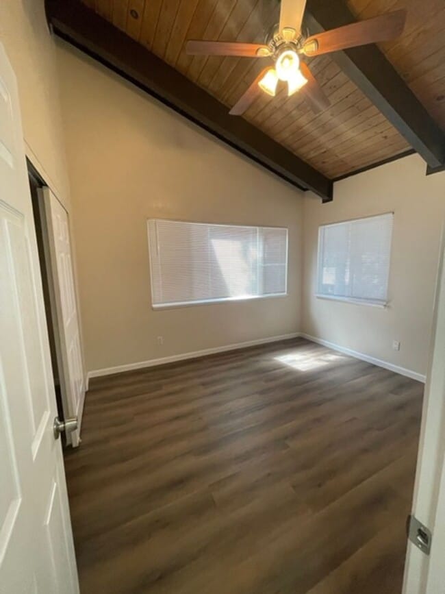 Building Photo - Low elevation condo in small complex with garage