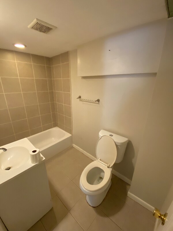 Foto del edificio - 714b Glen Rd