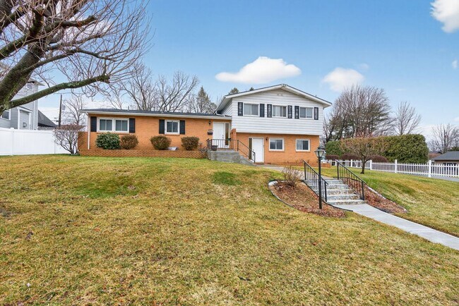 Foto del edificio - 602 E Lexington St