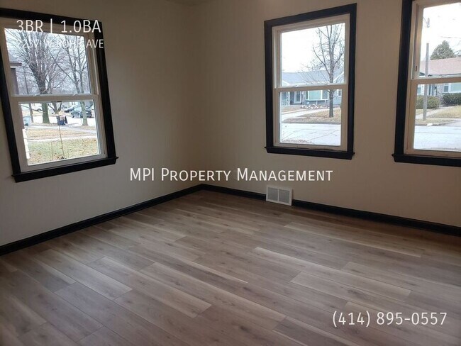 Building Photo - 2237 W Rohr Ave