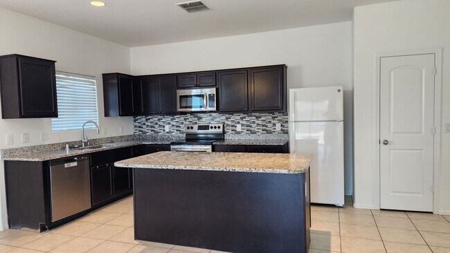 Foto del edificio - 41932 W Manderas Ln