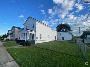 Building Photo - 1237 Lindsay Ave