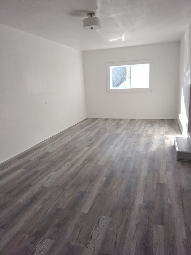 Building Photo - Corner lot with space