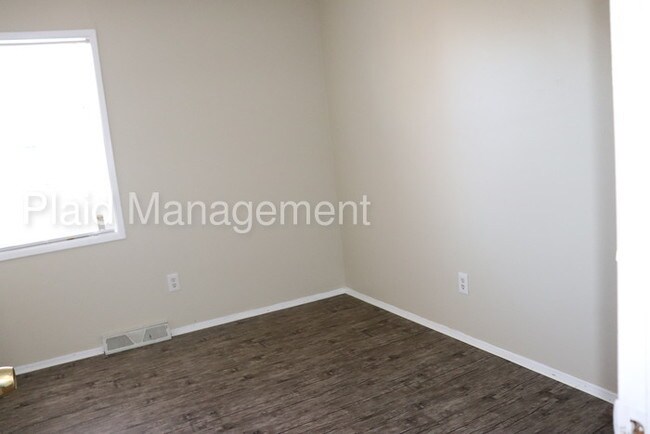 Building Photo - Parkhill South