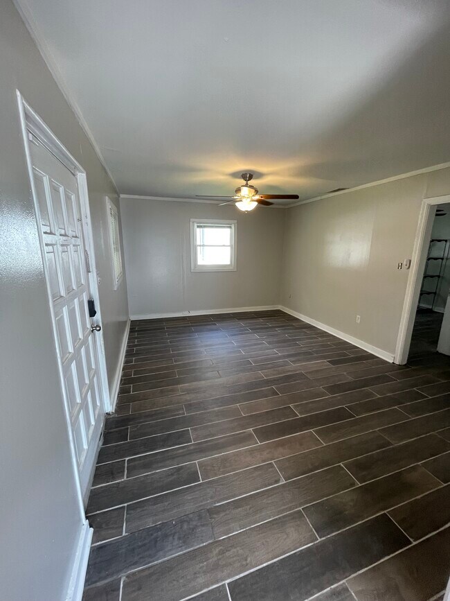 Living Room - 905 Henderson Ext