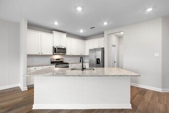 Building Photo - 1111 Campside Dr