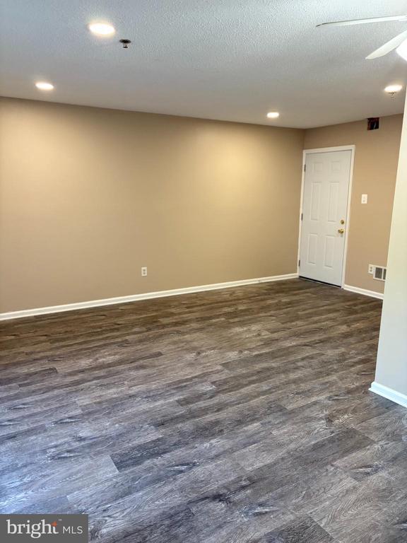 Foto del edificio - 221 Highland Blvd