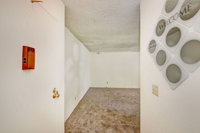 Building Photo - 7506 Parkway Dr