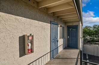 Building Photo - 3141 E Cypress St