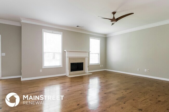 Building Photo - 1604 Silver Oak Dr