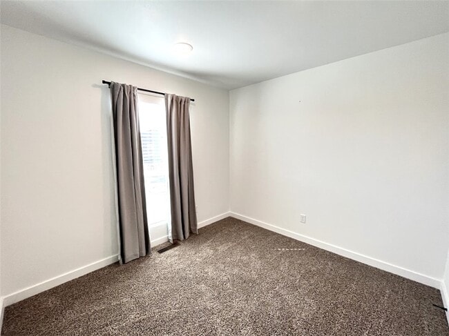 Building Photo - 950 Ventnor Ave