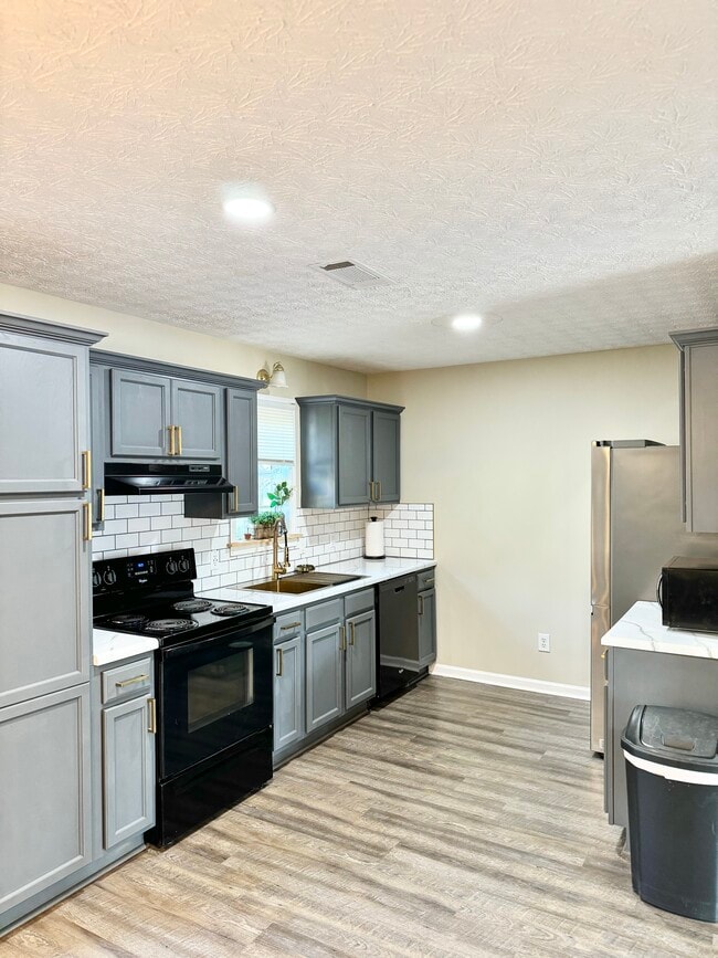 Foto del edificio - 486 Hammond Rd