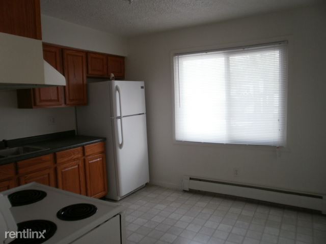 Building Photo - 2 br, 1 bath 4plex - 1323 Huntington Ave #3
