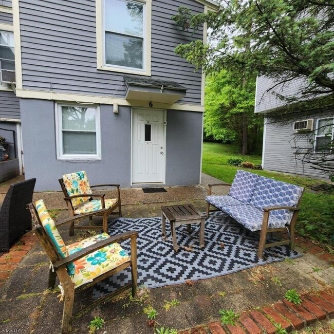 Foto del edificio - 1283 Valley Rd