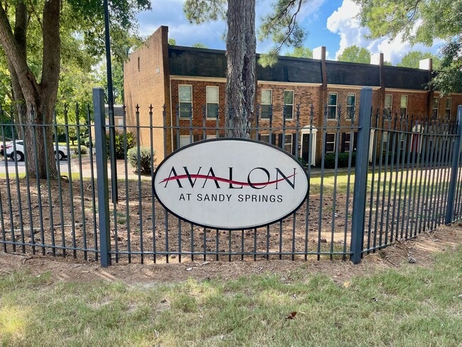 Foto del edificio - Sandy Springs address near Historic Roswell