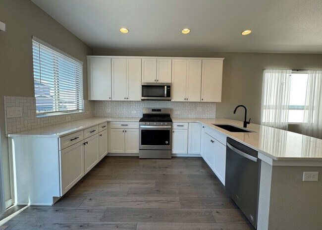 Building Photo - 7618 Red River Way