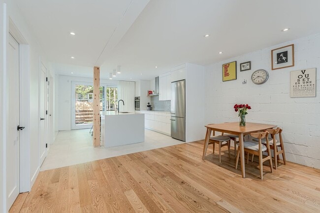 Photo du bâtiment - 10625 Av. Curotte