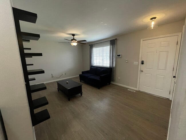 Foto del edificio - 781 N 950 W St