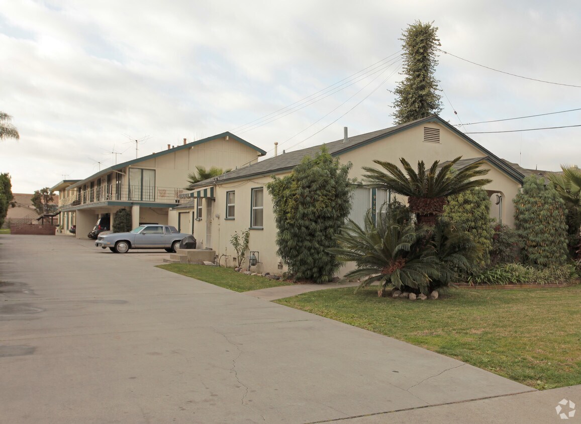 Primary Photo - 9720 Park St