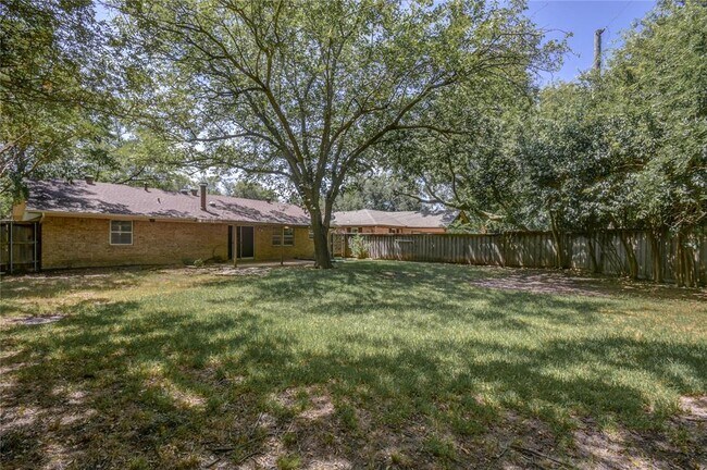 Building Photo - 500 Keith Dr