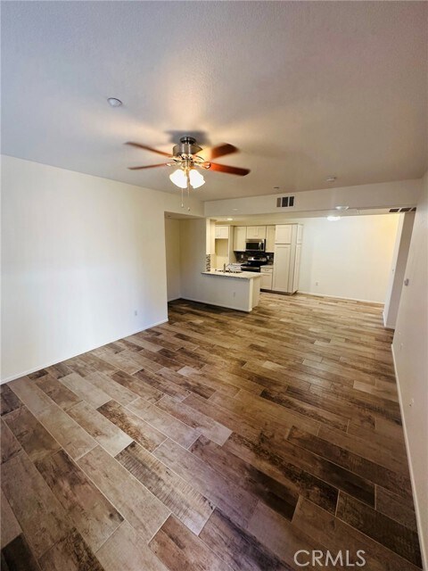 Foto del edificio - 41410 Juniper St