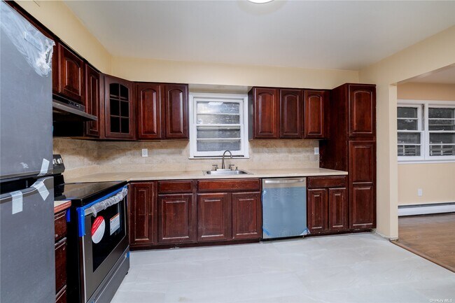 Foto del edificio - 220 Benson Ave