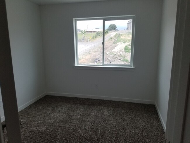 Foto del edificio - 6905 Sully Ln