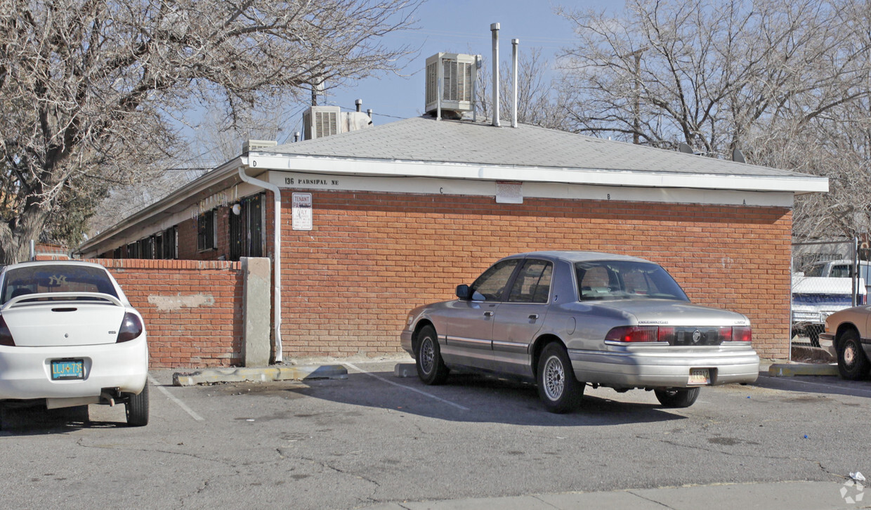 Building Photo - 136-140 Parsifal St NE