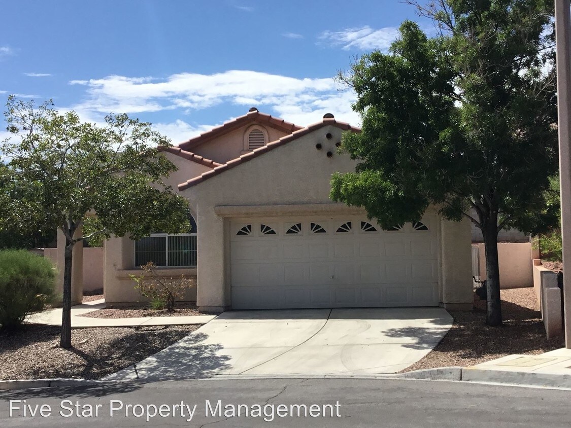Primary Photo - 1801 Oak Moss Pl