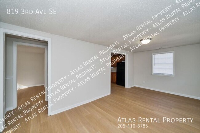 Building Photo - 819 3rd Ave SE