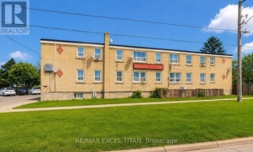 Building Photo - 1201 Cedar St