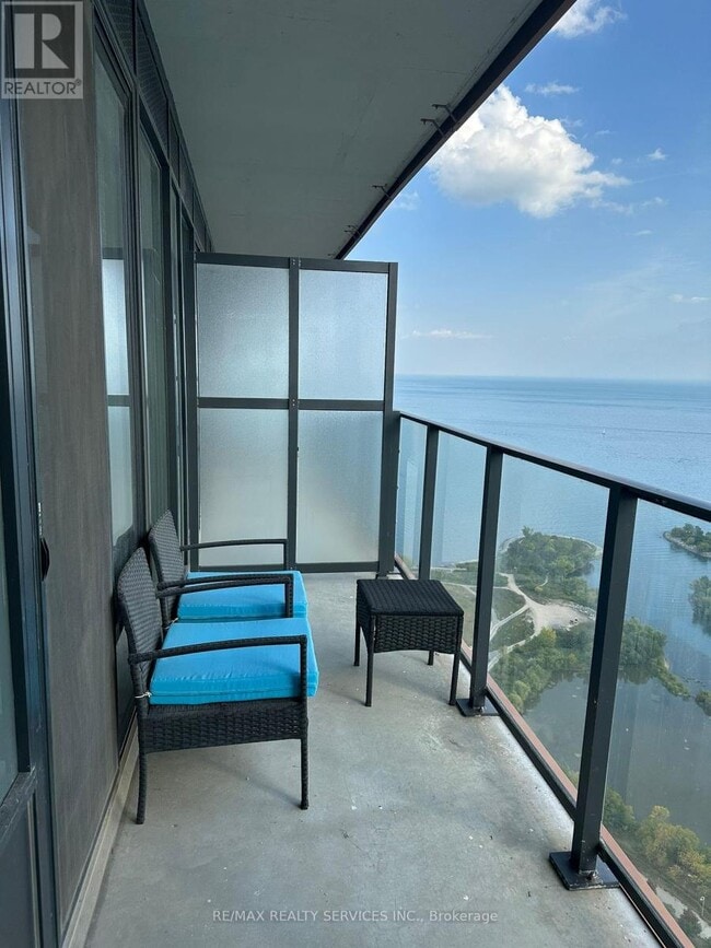 Building Photo - 30-5030 Shore Breeze Dr