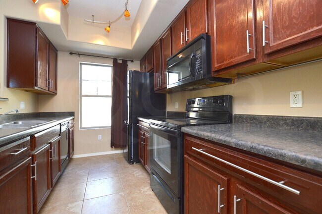 Foto del edificio - 2402 E 5th St