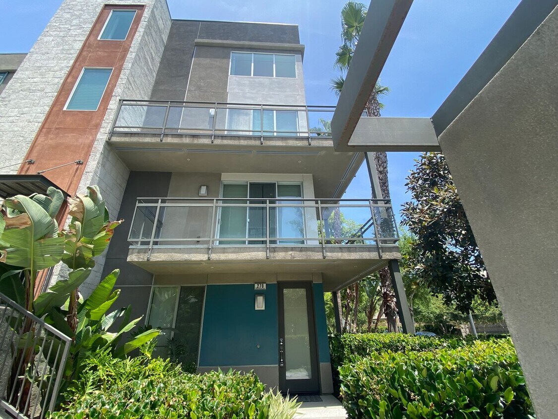 Foto principal - Beautiful Townhouse 3 Bedroom + 3 Bathroom